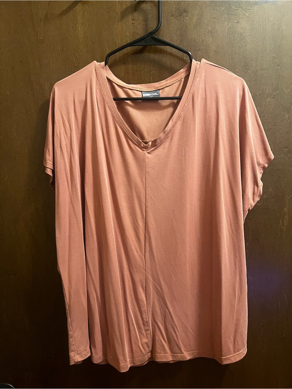 32 Cool Mauve Pink V-Neck Short Sleeve Women's Top